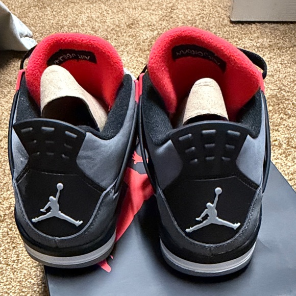 New Air Jordan 4 Retro - Picture 4 of 9